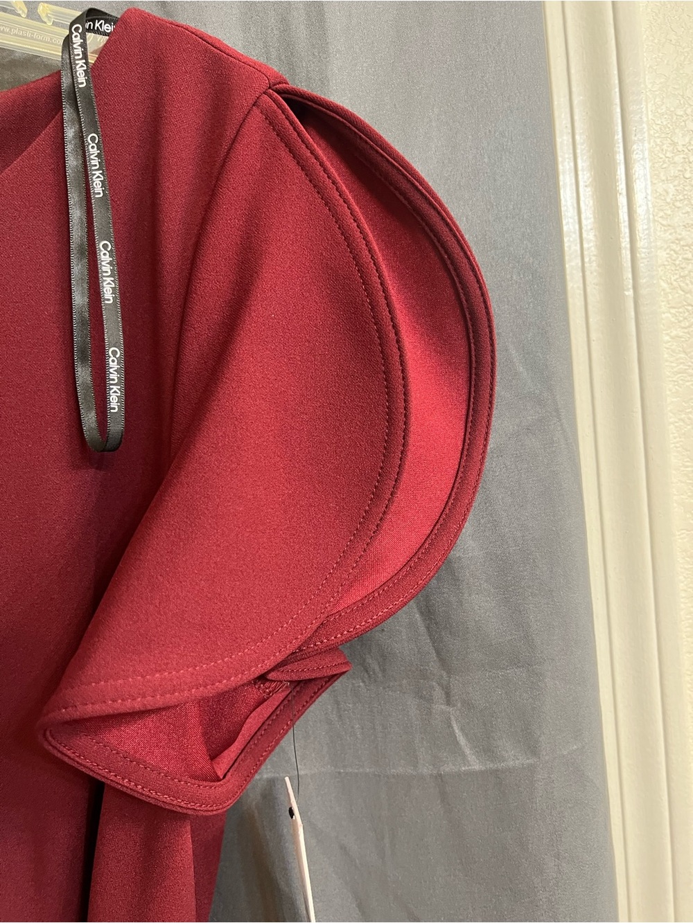 NWT Calvin Klein Women's Burgundy flutter Sleeve wide leg  belted Jumpsuit sz 14 - Picture 4 of 8